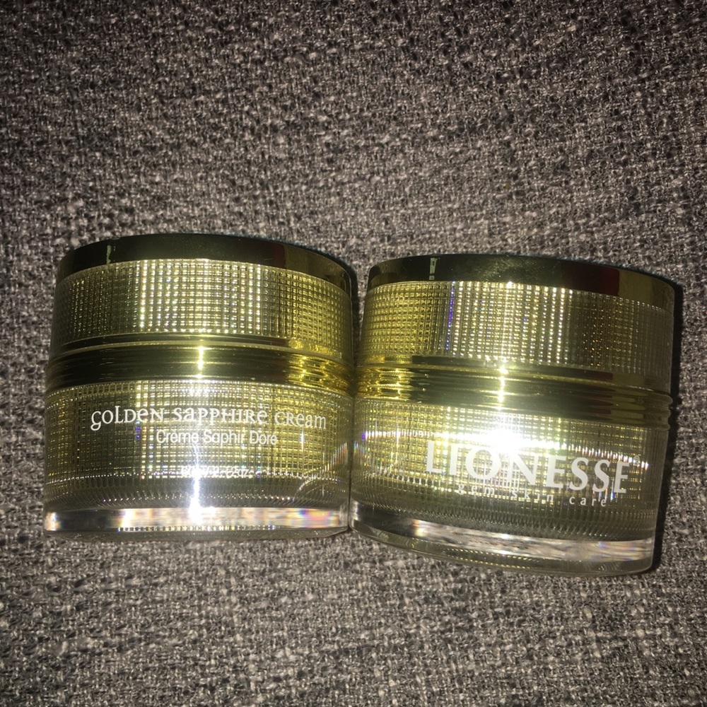 🎉WEEKEND SALE🎉 
2 Lionesse Golden Sapphire Cream new